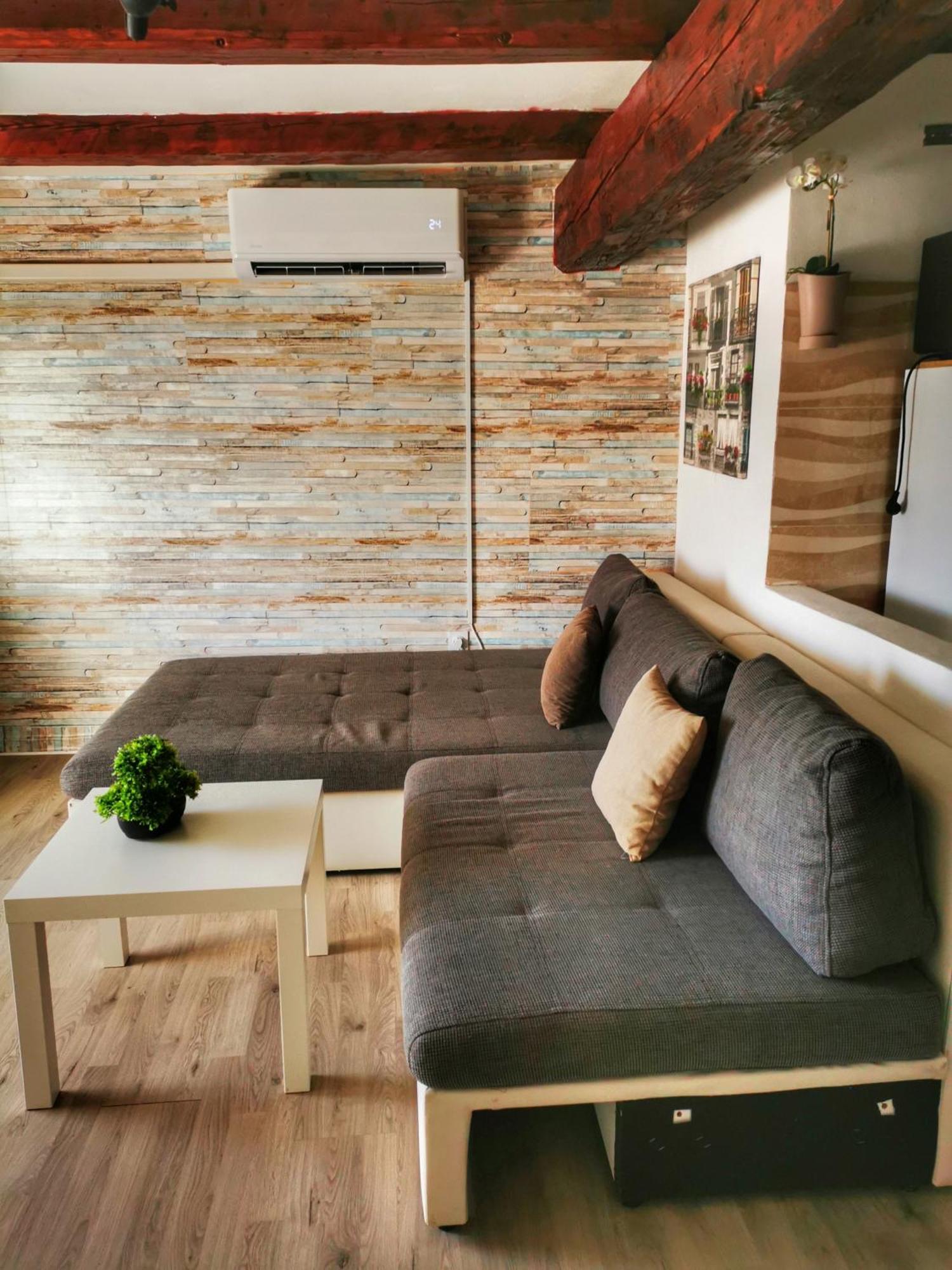 Attica Apartment Pula Exterior foto